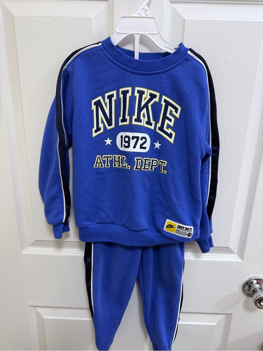 Nike Blue '1972 ATHL. DEPT.' Crewneck Sweatshirt & Joggers Set, Size 5